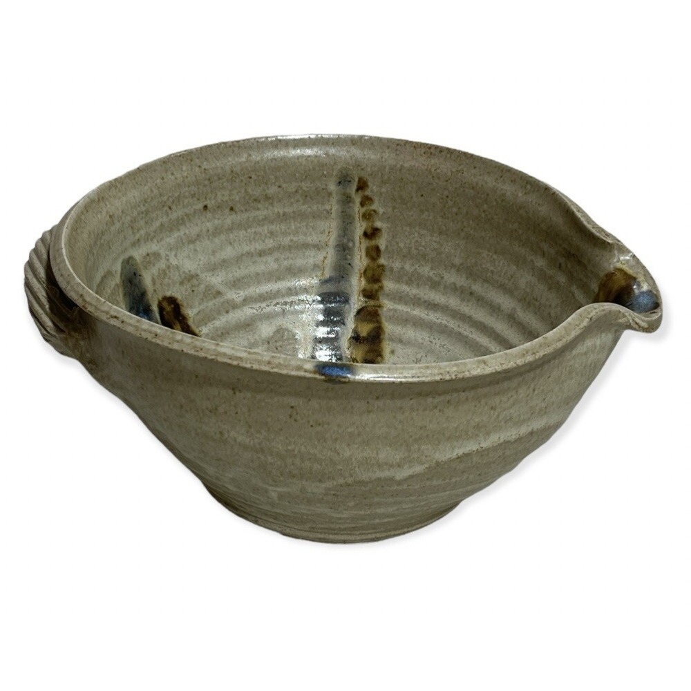 Hand Thrown Ceramic Bowl With Spout and Hand Grip Signed Praise God‎ Rob